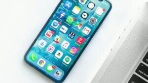 iPhone 14 Usado vs Galaxy S23 Novo: Qual Compra Vale Mais a Pena?