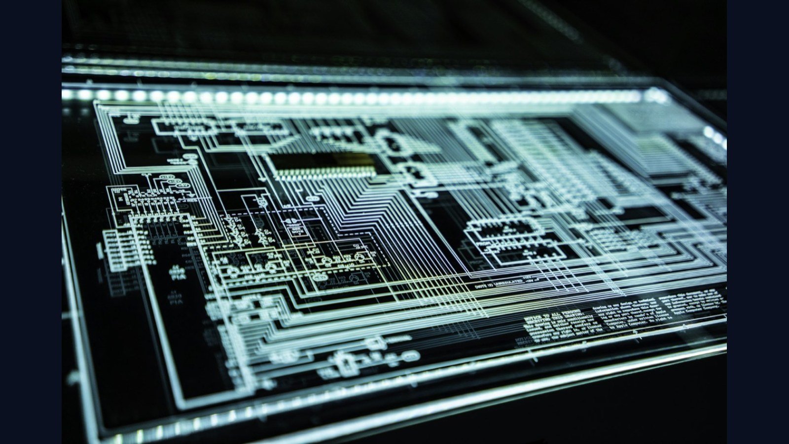 Modelos de Linguagem On-Device (SLMs): Rodar IAs de 8B parâmetros direto no chip neural do celular sem internet